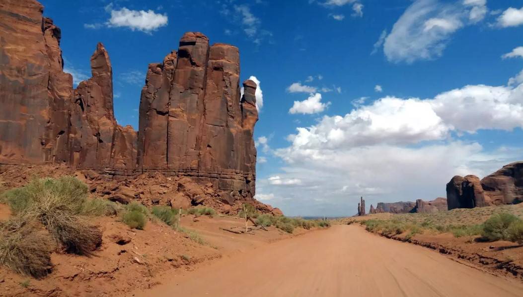 THESE DINOSAUR TRACKS ARE 200 MILLION YEARS OLD, BUT TOURISTS KEEP RIPPING THEM UP