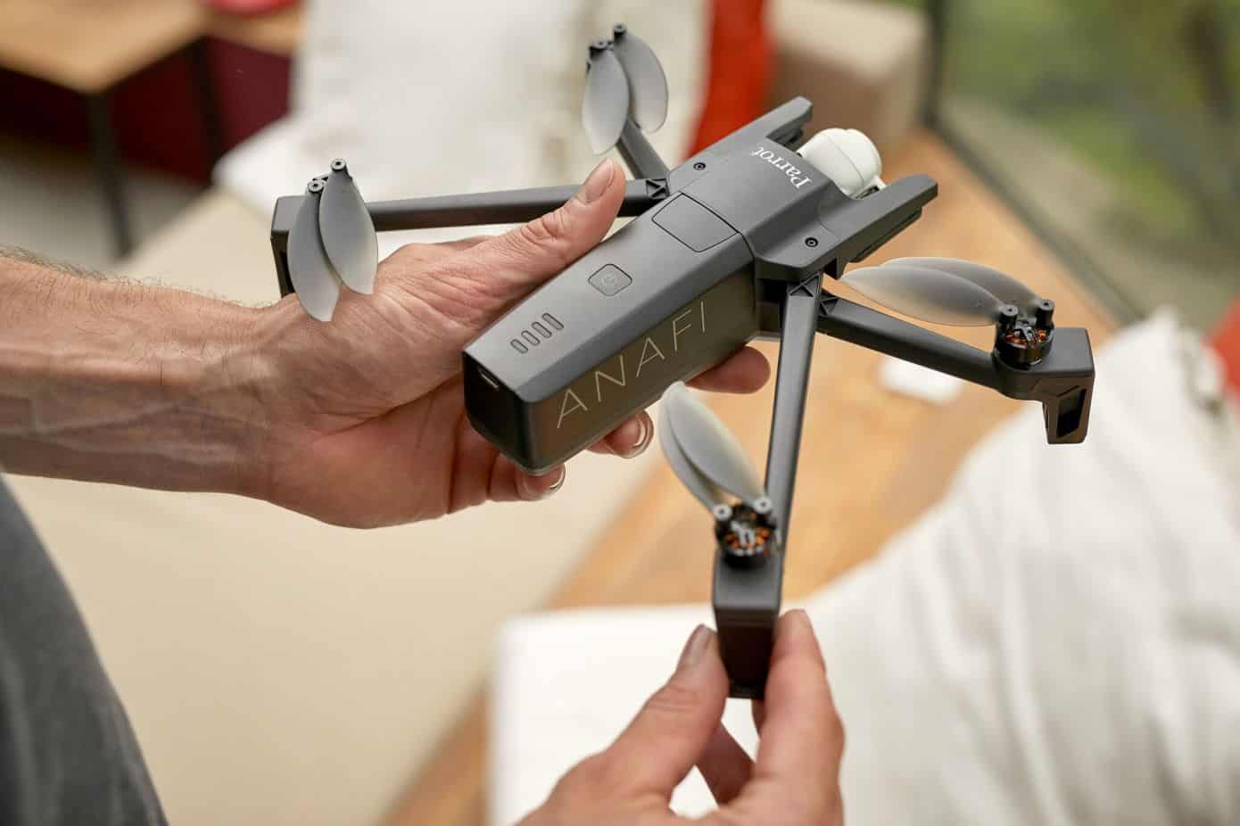 Parrot responds to the Mavic Air with its own folding drone