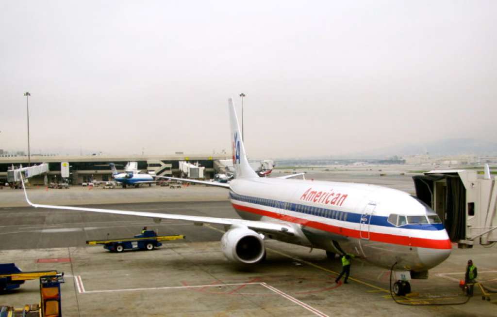 Carry-on bags okay on American Airlines’ cheapest fares