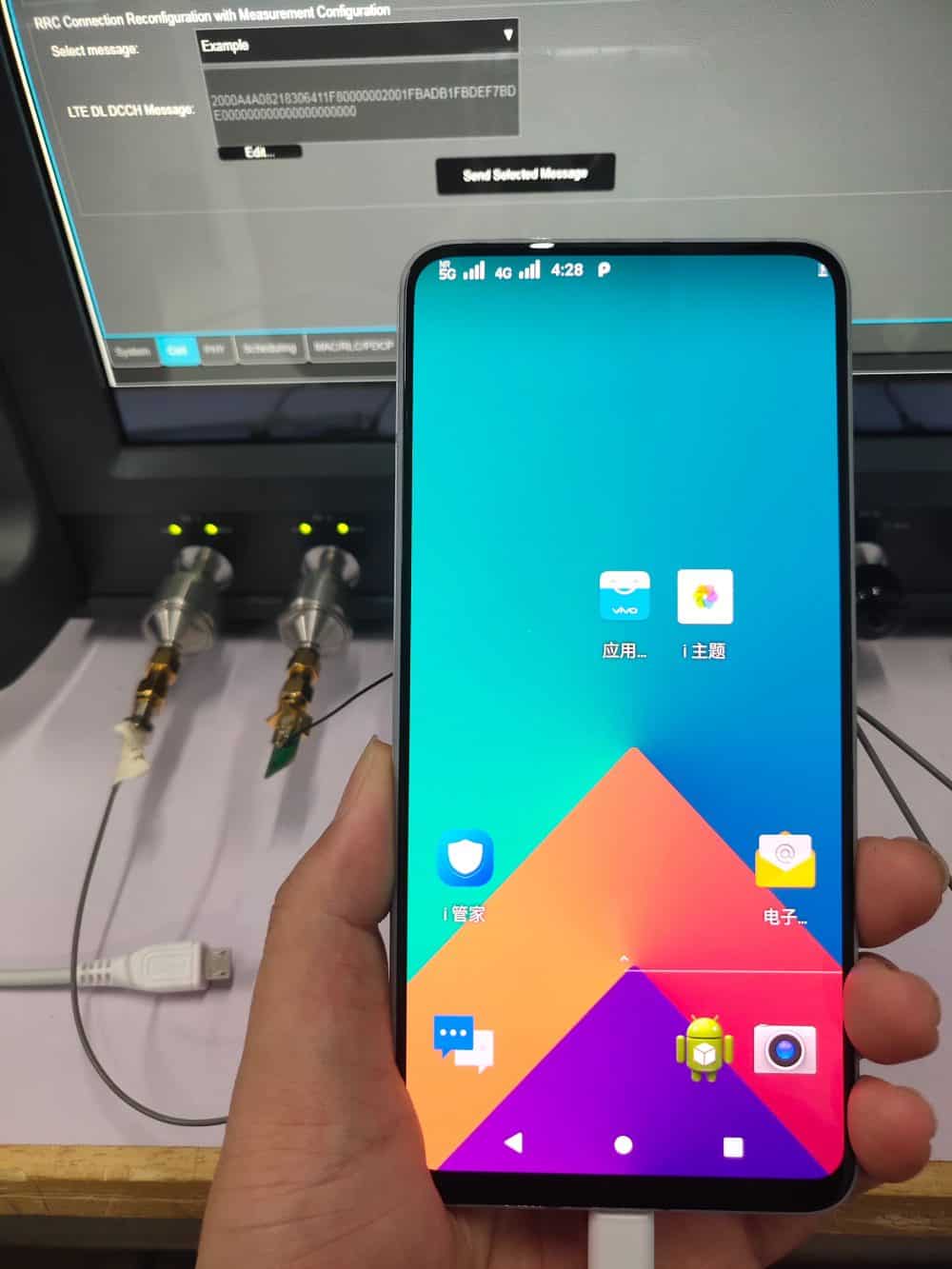 First 5G smartphones will likely be tied to carriers