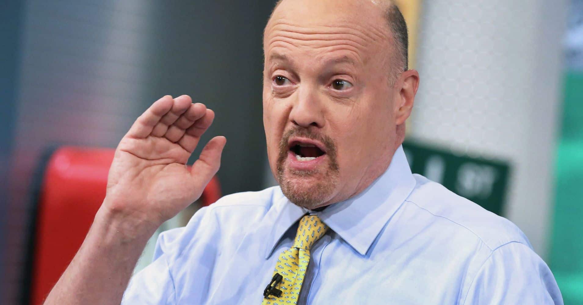 Cramer breaks down an odd trend emerging in the chip stocks