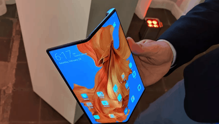 Foldable phones are about to make the US very jealous