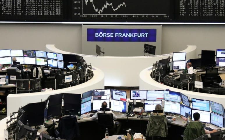 Bond bulls boosted as trade tensions send recession signals