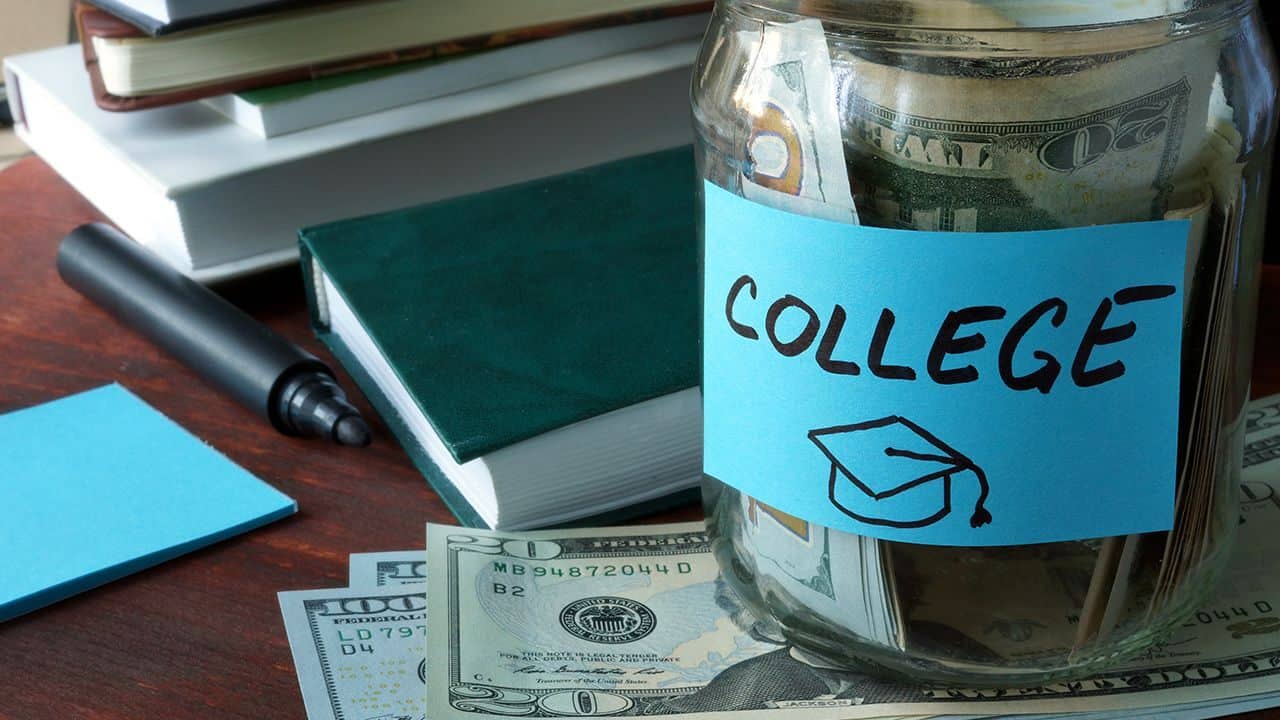 The big mistake students, families make with financial aid