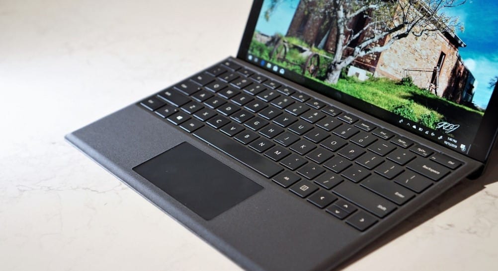 Windows 10 preview could bring Alexa to your PC’s lock screen