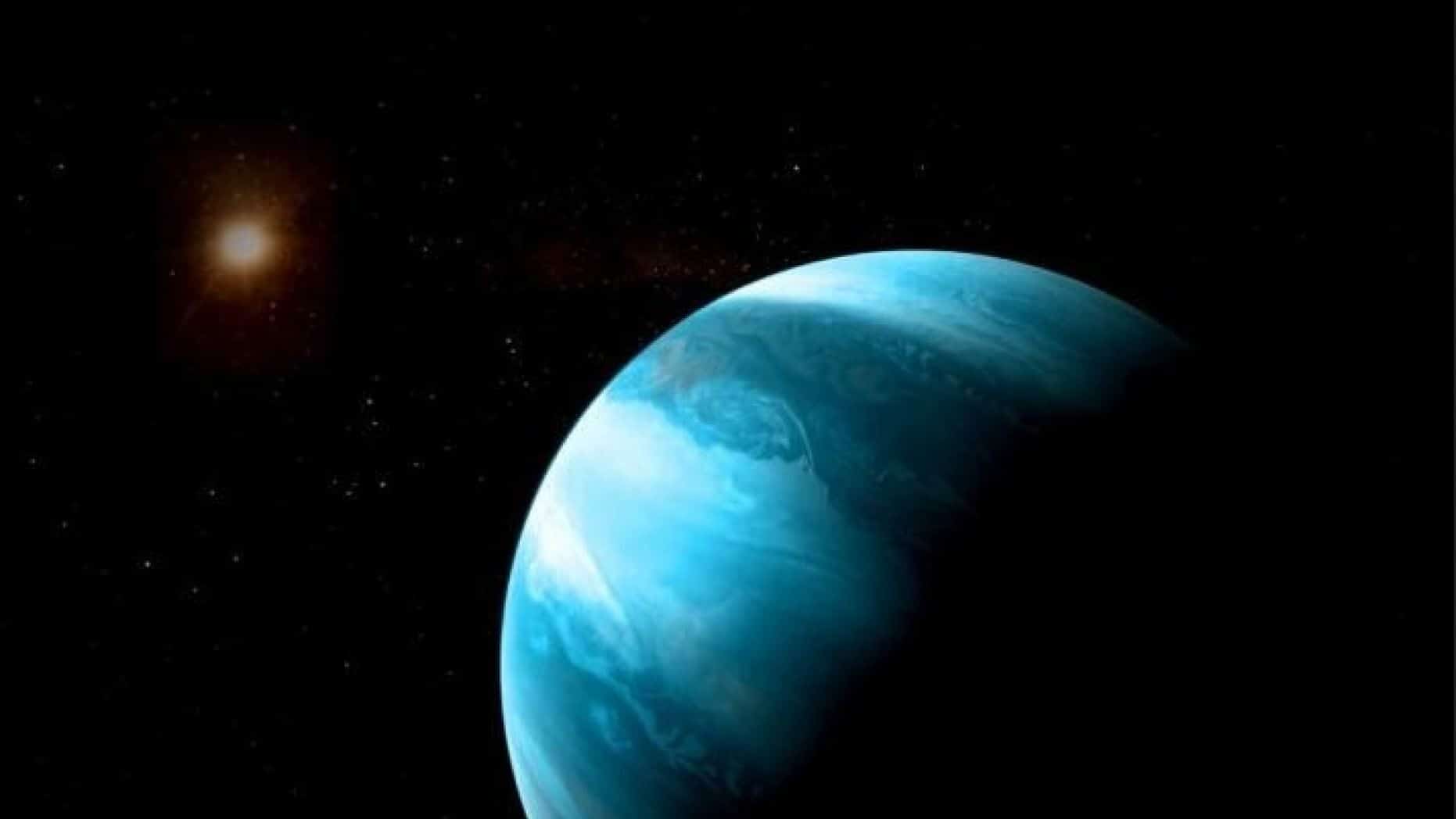 Giant planet found circling tiny red dwarf star