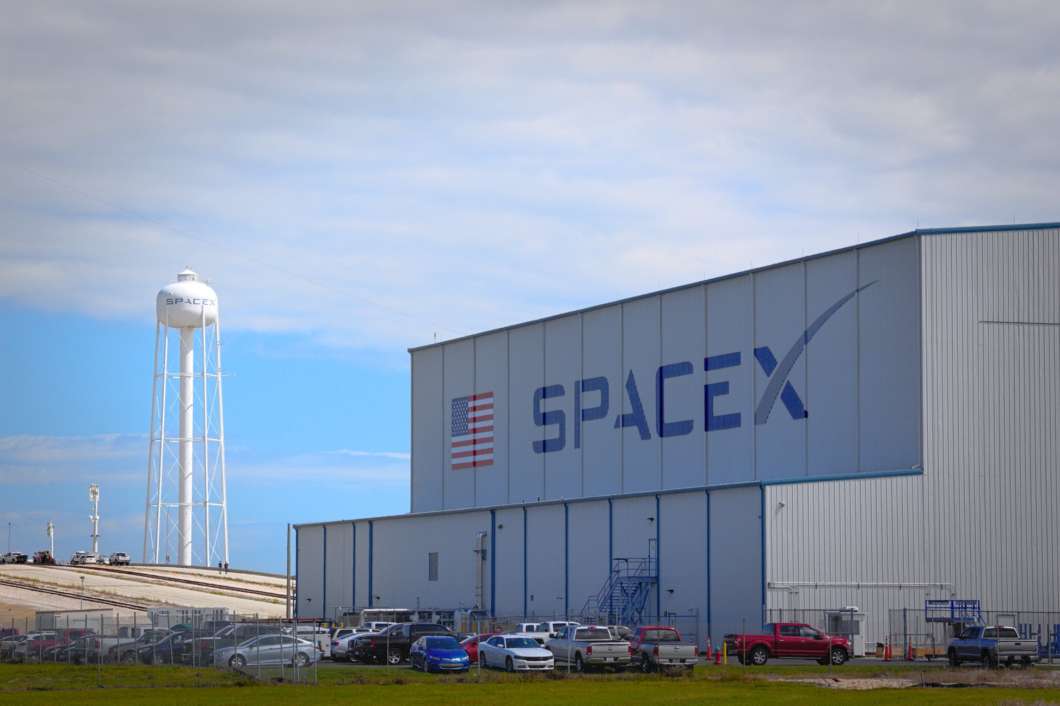 SPACEX, NASA OFFER VETERANS PLACE TO SERVE AFTER SERVICE