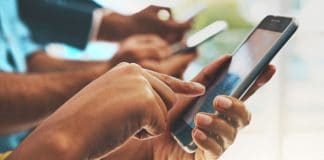 Head and neck injuries due to cellphone use are rising, according to study