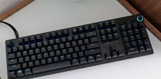 Razer’s Huntsman V2 Analog Packs Three Fancy New Features for Discerning Keyboard Fanatics