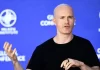 Coinbase shares tumble as bitcoin slide continues, investors fear contagion from FTX collapse