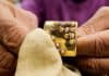 Gold price soars in Egypt as local currency weakens