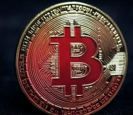 Bitcoin Slides Below $93,000 Amid Lukewarm US Interest During the Holidays