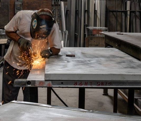 US Job Growth Is Seen Moderating on Shifting Trade Policy