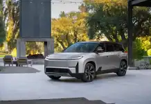 Toyota recasts Highlander as 3-row electric SUV, even as industry reverses from EVs