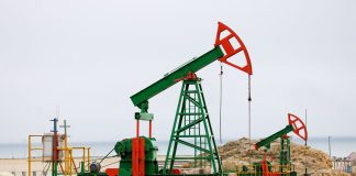 Trade Any Oil Shock on Stocks at Open Then Steer Clear, UBS Says