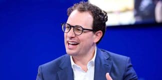 CoreWeave stock climbs 10% on Anthropic deal