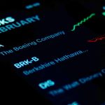 Smart Investors Are Reading These Market Correction Warning Signals