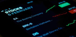 Smart Investors Are Reading These Market Correction Warning Signals