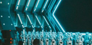 Sector Leader Emergence Transforms Modern Industries Through Strategic Innovation Cycles