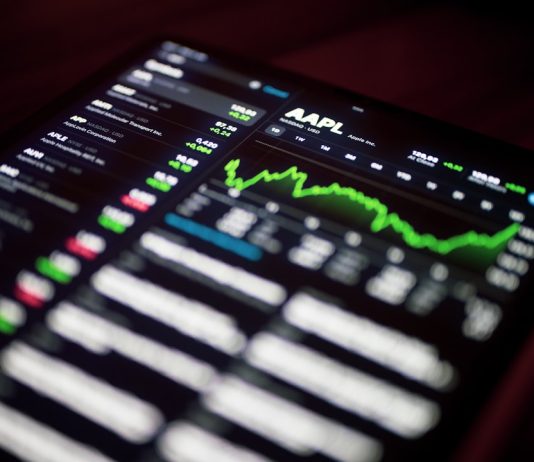 Record Capital Flows Signal Unprecedented AI Investment Boom Reshaping Global Markets